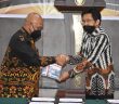 Sekda Mewakili Bupati Terima LHP BPK Terkait Kinerja Vaksinasi  