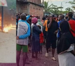 Dituding Penculik Anak, Seorang Wanita di Bakar Hidup – Hidup Oleh Masa