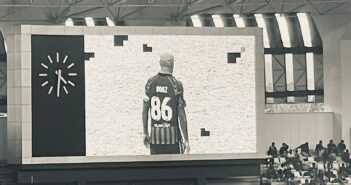 Boaz Masih Hidup di Tribun Timur