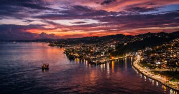 Ketika Cahaya Terakhir Menyentuh Laut Fakfak