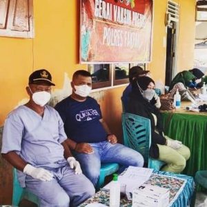 Babinsa Dampingi Pelaksanaan Vaksinasi Masal di Wilayah Distrik Arguni