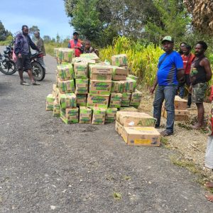 Dinas Sosial Salurkan Bantuan Bama Terhadap Korban Banjir dan Hanyut Di Intan Jaya