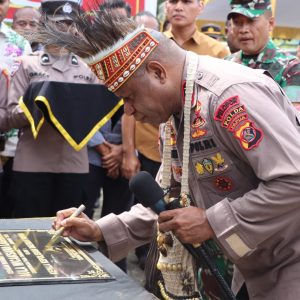 Kapolda Papua Bersama Pj. Gubernur Papua Tengah Lakukan Peresmian Aula Wicaksana Laghawa Polres Nabire