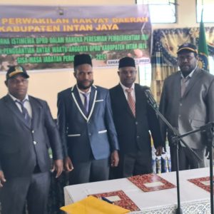 2 Anggota DPRD Intan Jaya Dilantik