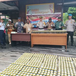 1.200 Kaleng Bir Hitam Dimusnahkan Polres Asmat