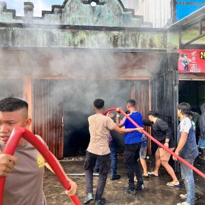 6 Unit Ruko Terbakar di Jalan Irian Wamena