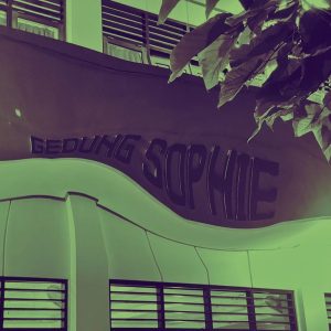 Mayat Berdarah Di Gedung Sophie