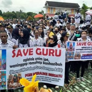 Ribuan Guru Demo Dan Memadati Kantor Bupati Merauke
