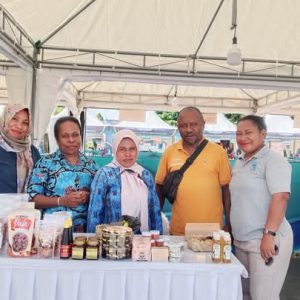 Pala Tomandin Fakfak Tampil Memukau di Festival Torang Kreatif