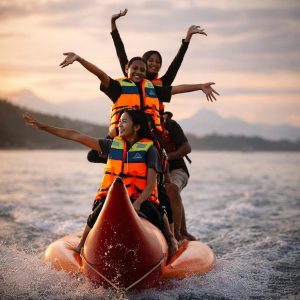 Adrenalin di Laut Fakfak, Cerita dari Banana Boat Saboban