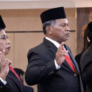 Tiga Anggota PAW Majelis Rakyat Papua Barat Resmi Dilantik Gubernur Dominggus Mandacan di Manokwari