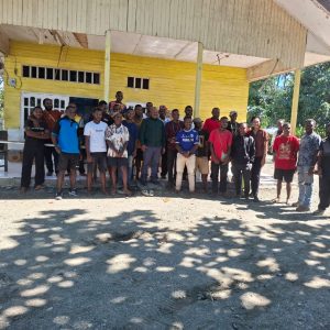 Kesra Intan Jaya Beri Bantuan Bama Di Asrama KPG Nabire
