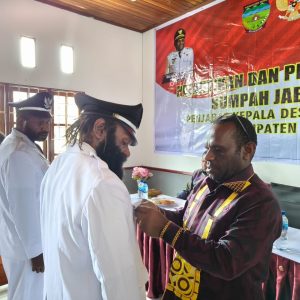 Bupati Deiyai Kembali Lantik Dua Pj Kepala Kampung