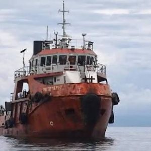 Diduga Kapal Anak Usaha BUMN Usir Nelayan di Perairan Arguni Fakfak