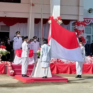 Untung Tamsil Pimpin Ucapara 17 Agustus di Fakfak